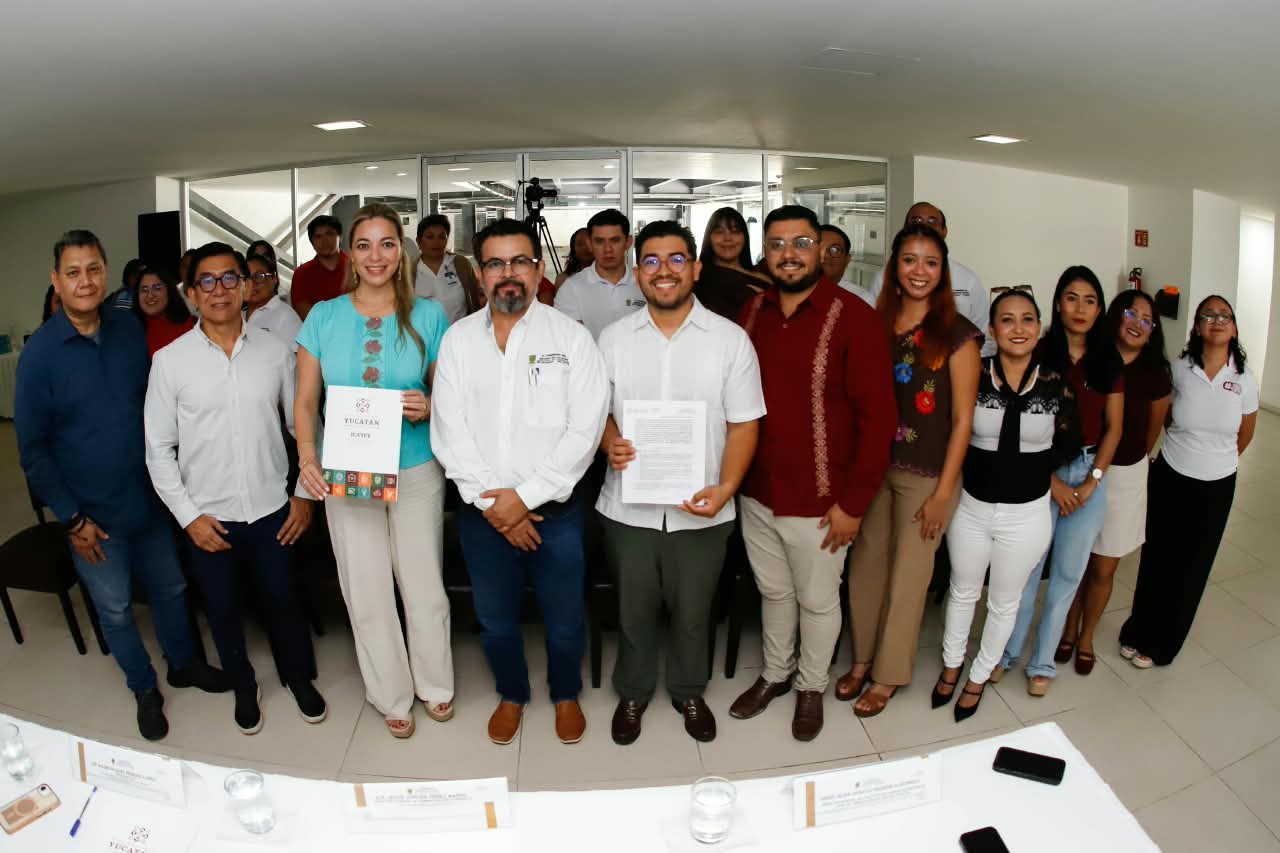 Firman convenio para fortalecer capacitación de personal del Congreso